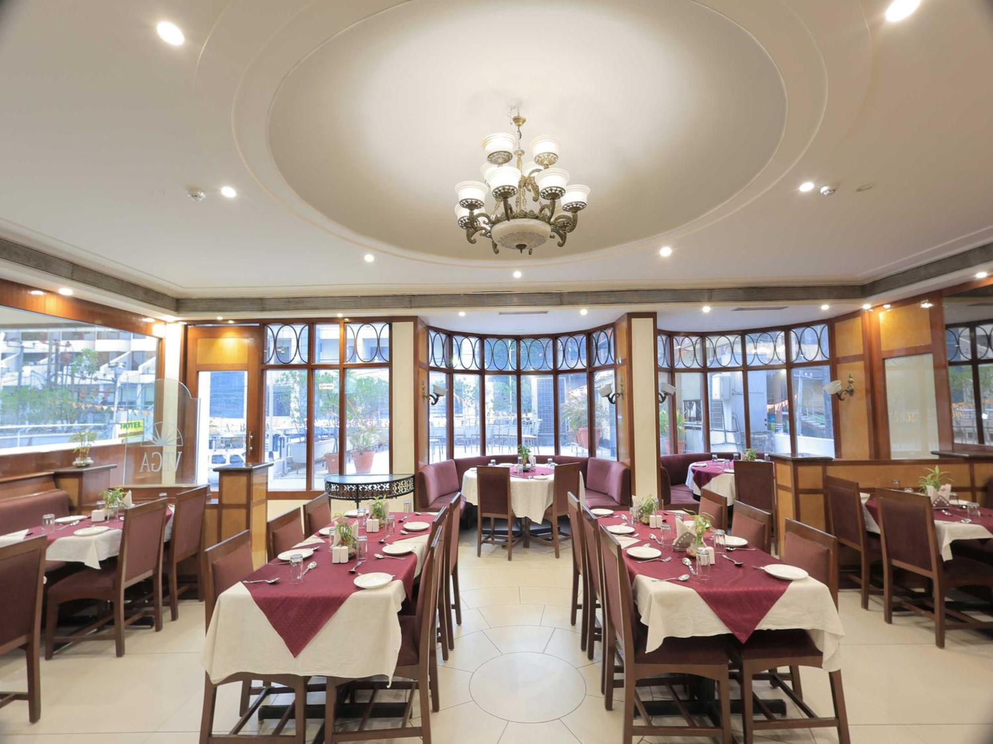 Hotel Surya Vadodara Exterior foto